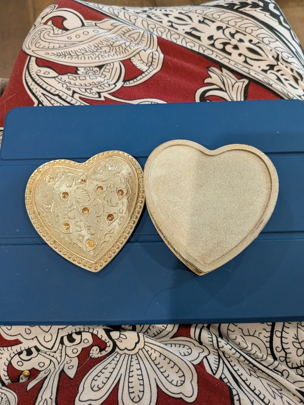 Vintage Gold Heart Decorative Jewelry Box - Elegant Heart-Shaped Trinket Case